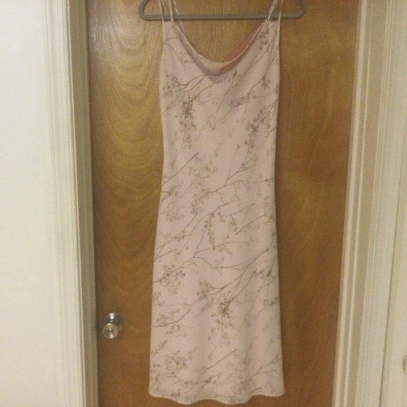 New York & Company Dresses & Skirts - New York and co light pink midi dress